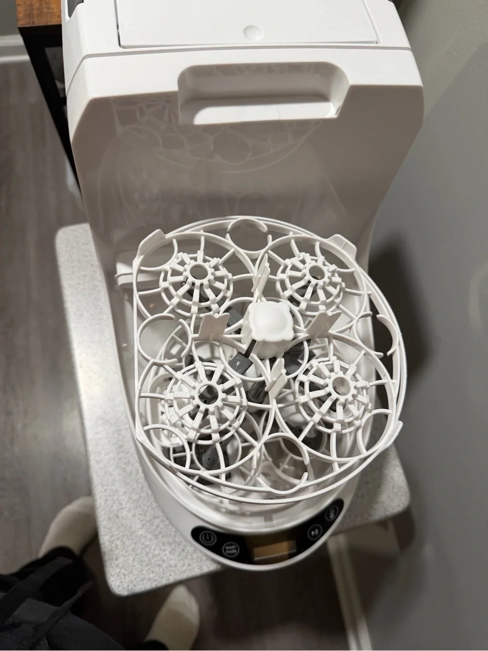 Baby Brezza automatically washes